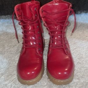 Dirty Laundry size 8.5